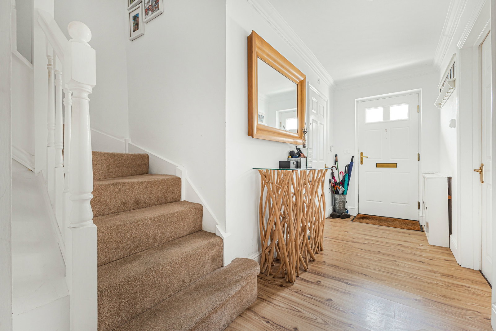 Semi Detached House for sale in West Malling, Greensleeves Way, Kings Hill, West Malling, 1900 m²