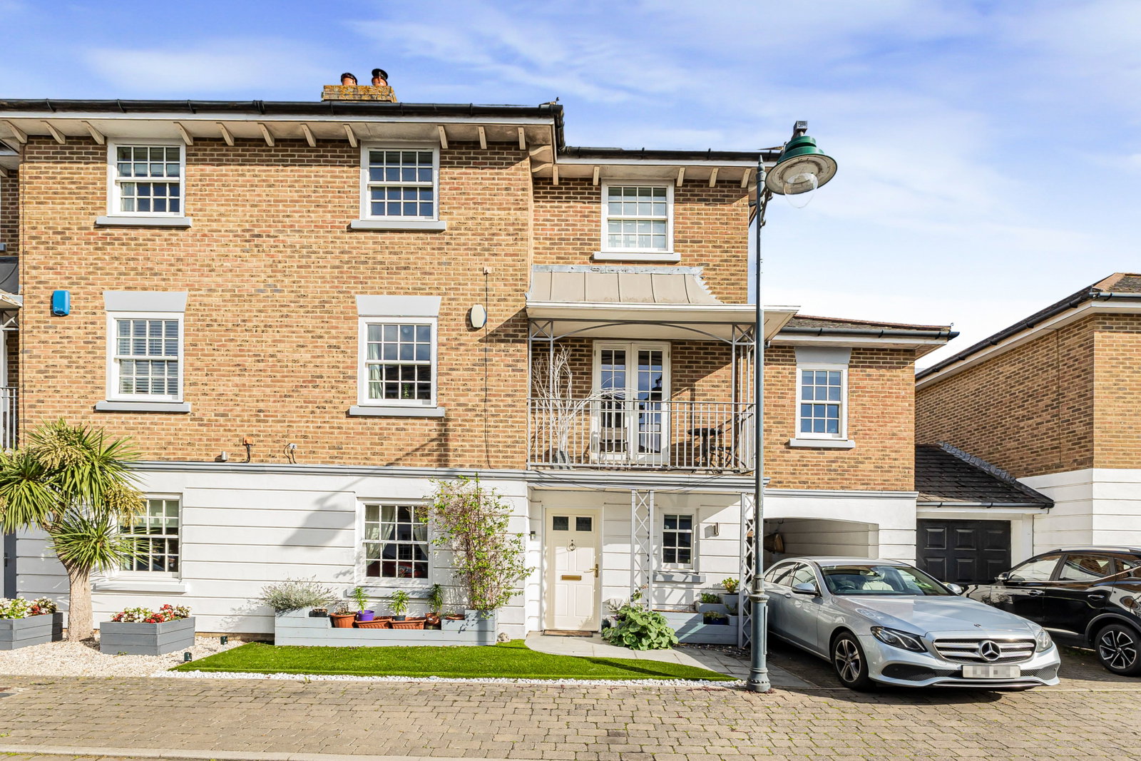 Semi Detached House for sale in West Malling, Greensleeves Way, Kings Hill, West Malling, 1900 m²