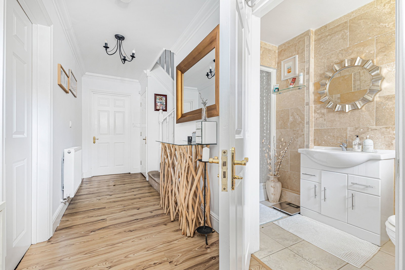 Semi Detached House for sale in West Malling, Greensleeves Way, Kings Hill, West Malling, 1900 m²