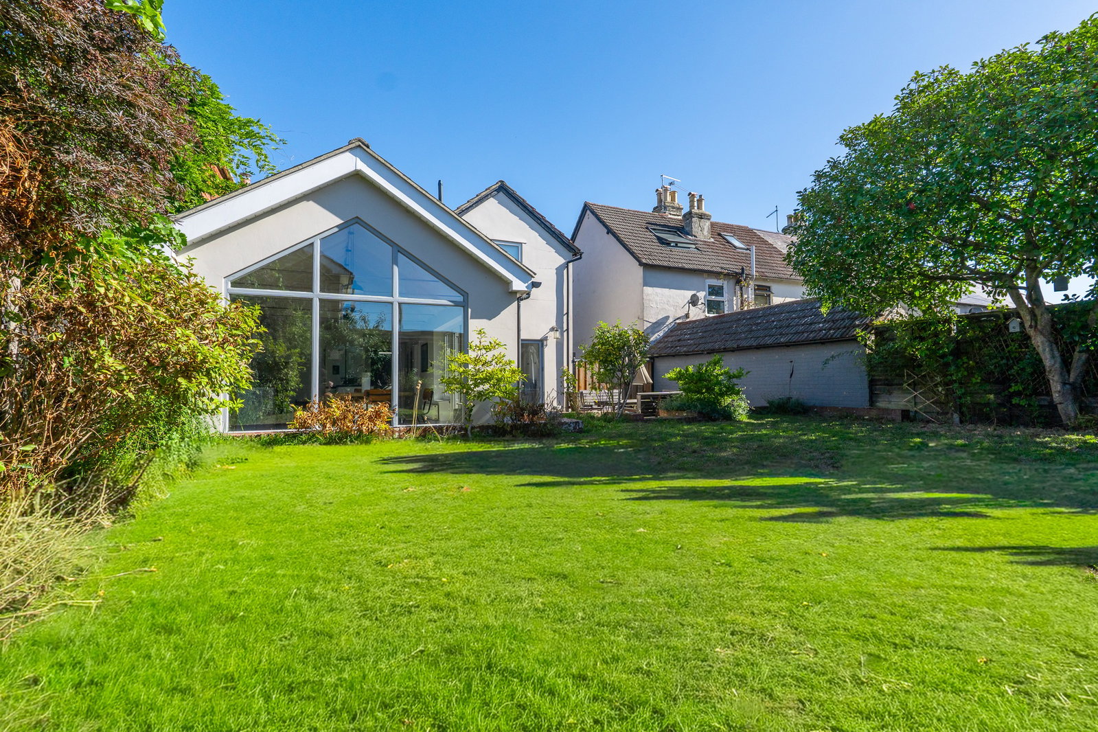 Detached House for sale in Alton, Littlefield Road, Alton, GU34 2DJ, 1437 m²
