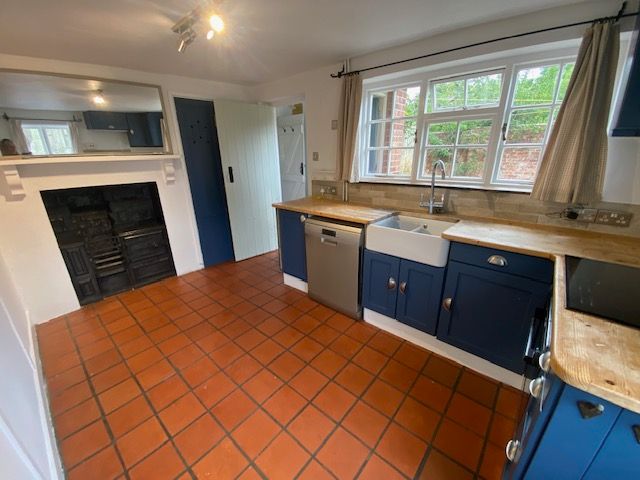 End Of Terrace House for sale in Devizes, Bishop's Cannings, Devizes, Wiltshire, SN10, 766 m²