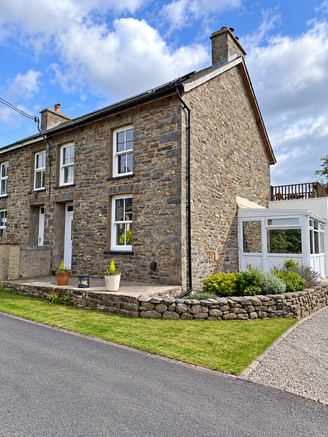 Semi Detached House in Llanarth