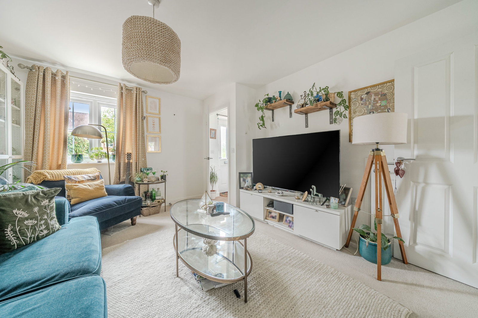 Semi Detached House for sale in Salisbury, Hensler Drive, Bishopdown, Salisbury, SP1, 842 m²