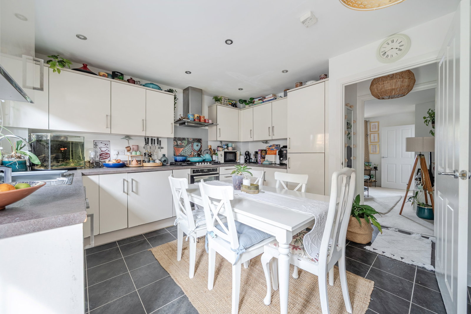 Semi Detached House for sale in Salisbury, Hensler Drive, Bishopdown, Salisbury, SP1, 842 m²