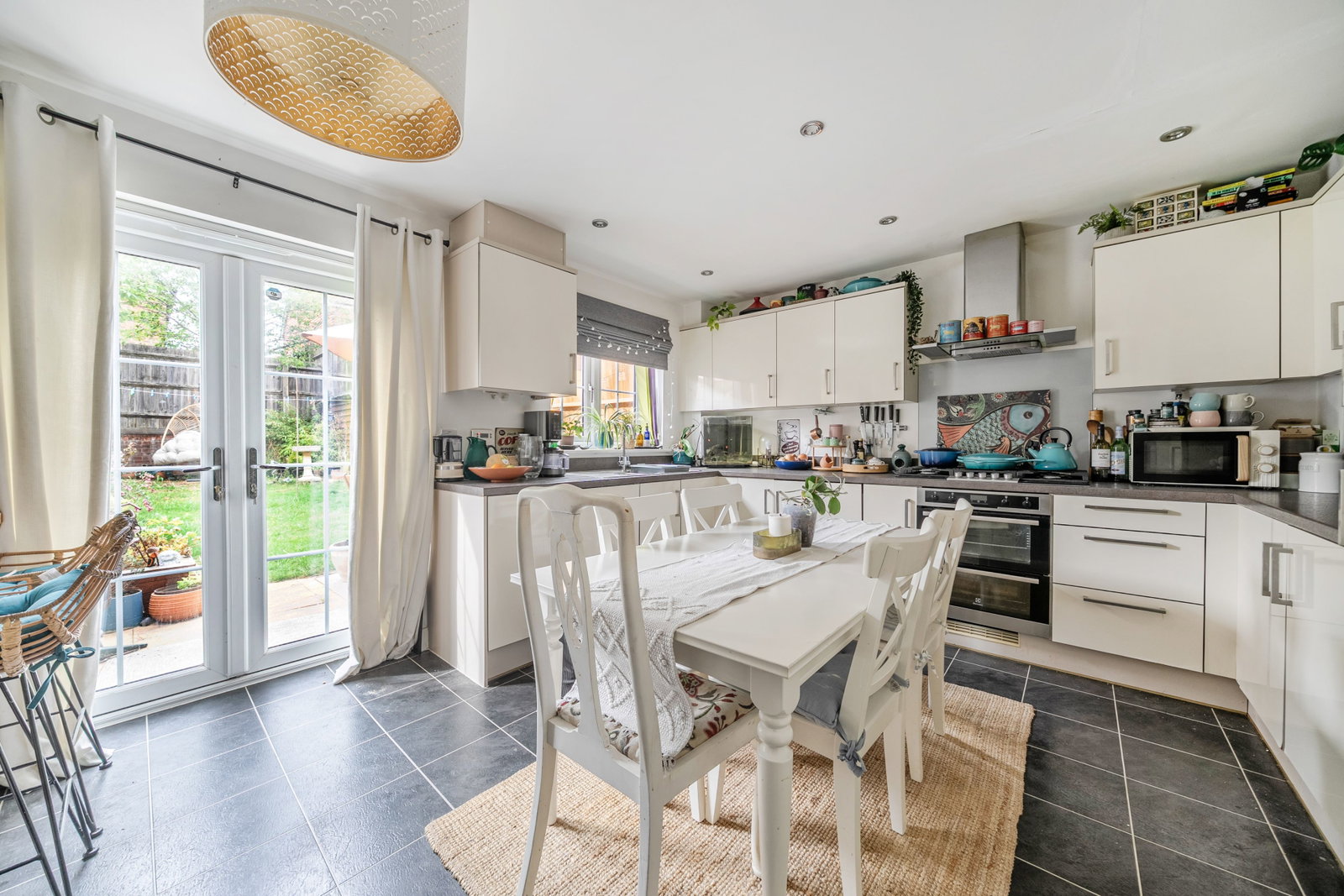 Semi Detached House for sale in Salisbury, Hensler Drive, Bishopdown, Salisbury, SP1, 842 m²