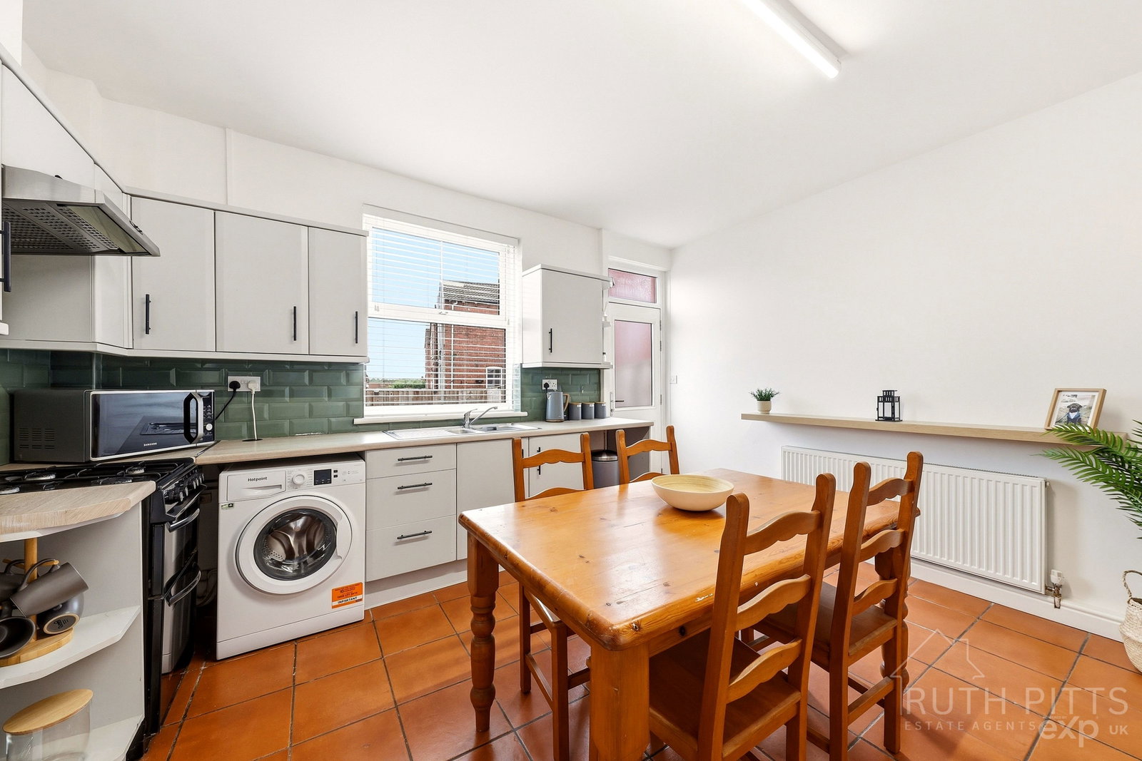 Terraced House for sale in Pontefract, Kirkby Road, Hemsworth, WF9