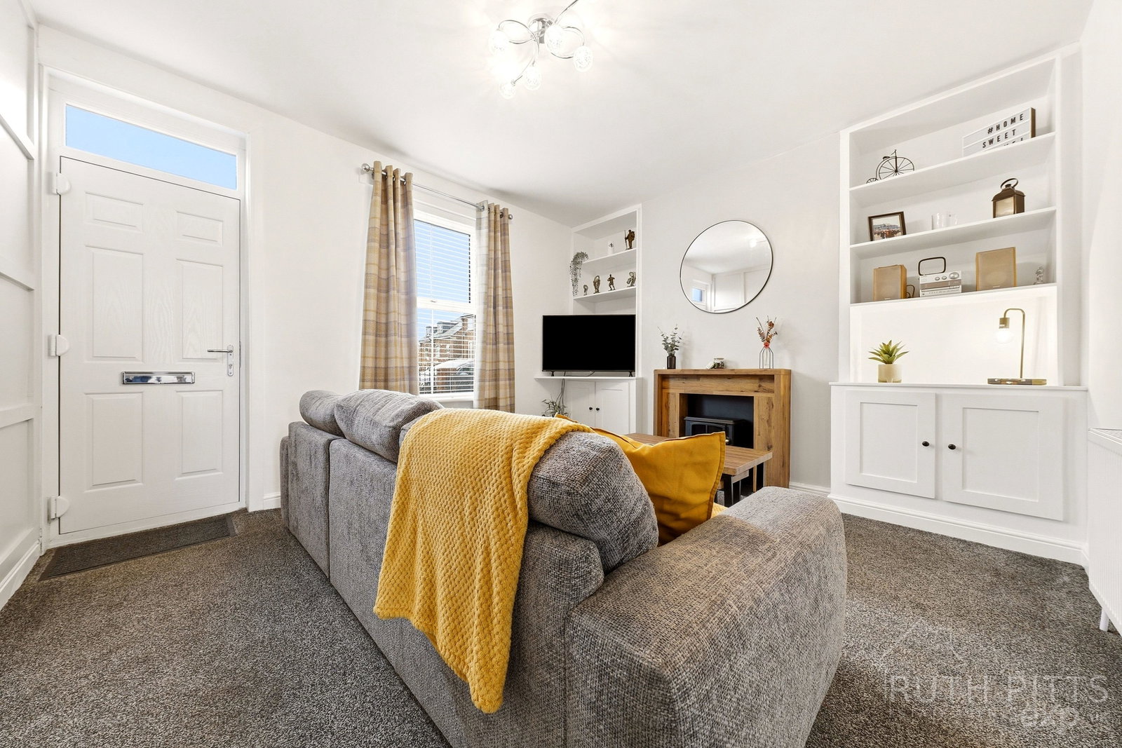 Terraced House for sale in Pontefract, Kirkby Road, Hemsworth, WF9