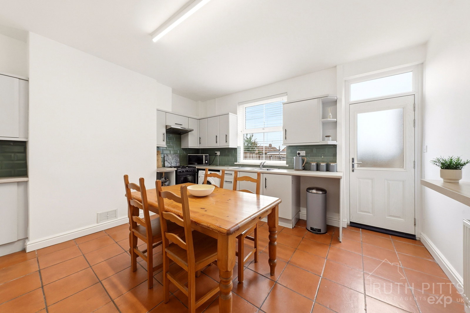 Terraced House for sale in Pontefract, Kirkby Road, Hemsworth, WF9