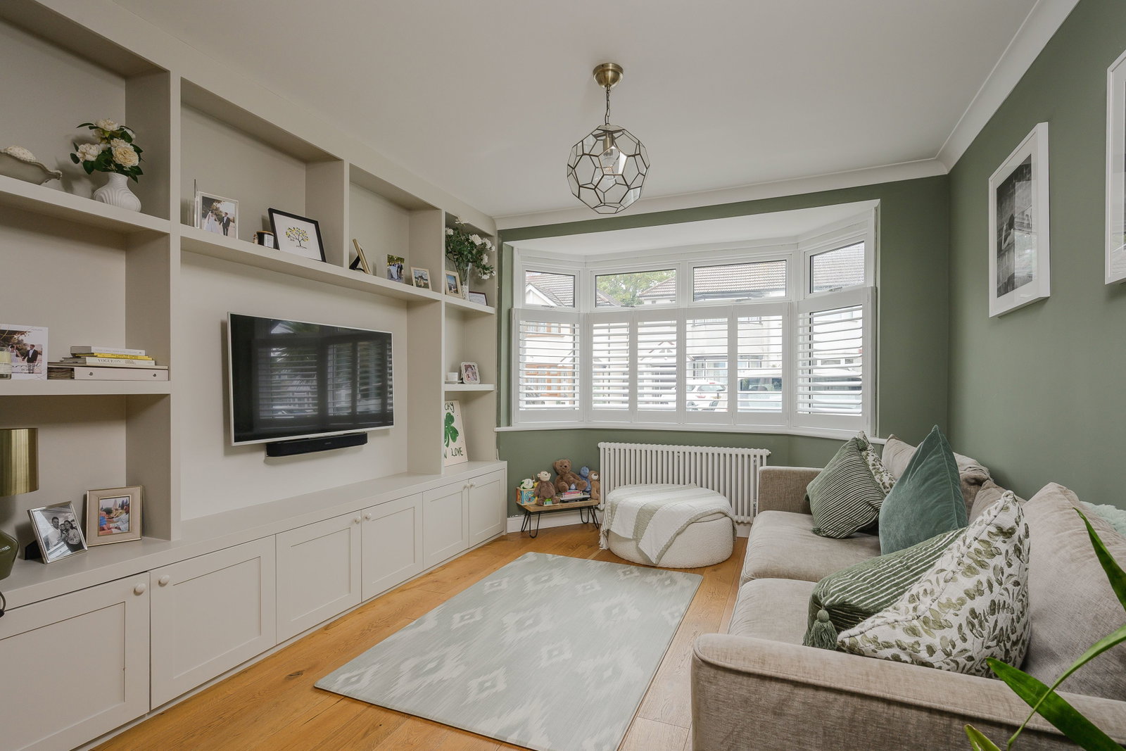 End Of Terrace House for sale in New Malden, Tennyson Avenue, Motspur Park, KT3 6NA, 992 m²