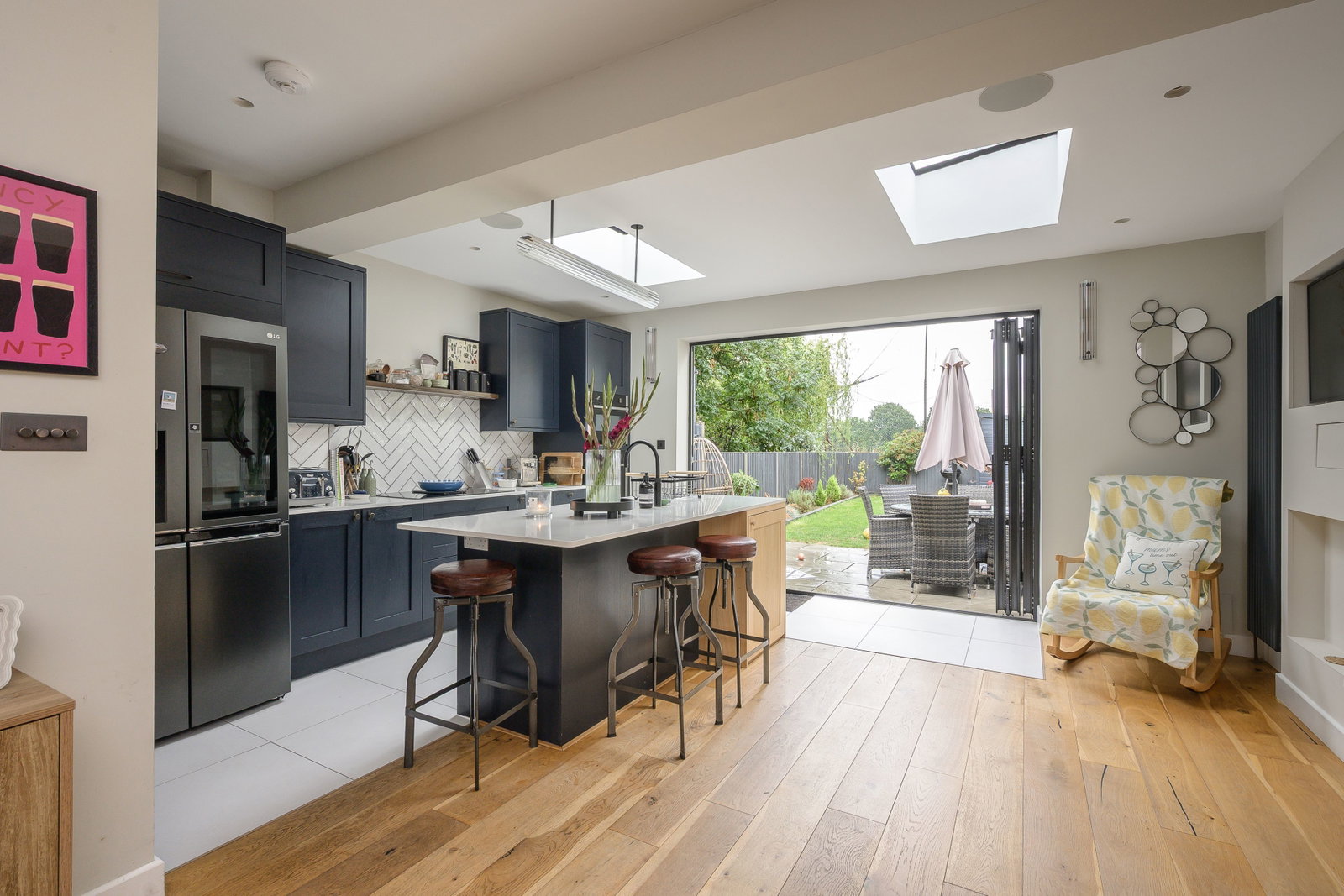 End Of Terrace House for sale in New Malden, Tennyson Avenue, Motspur Park, KT3 6NA, 992 m²