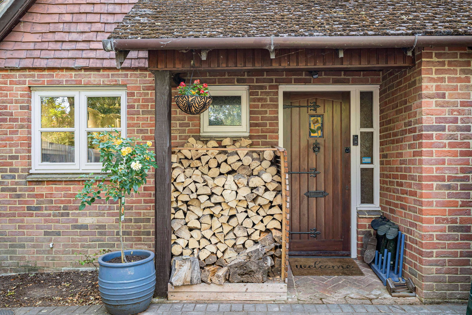 Detached House for sale in Egham, Village Road, Egham, TW20 8UE, 1811 m²