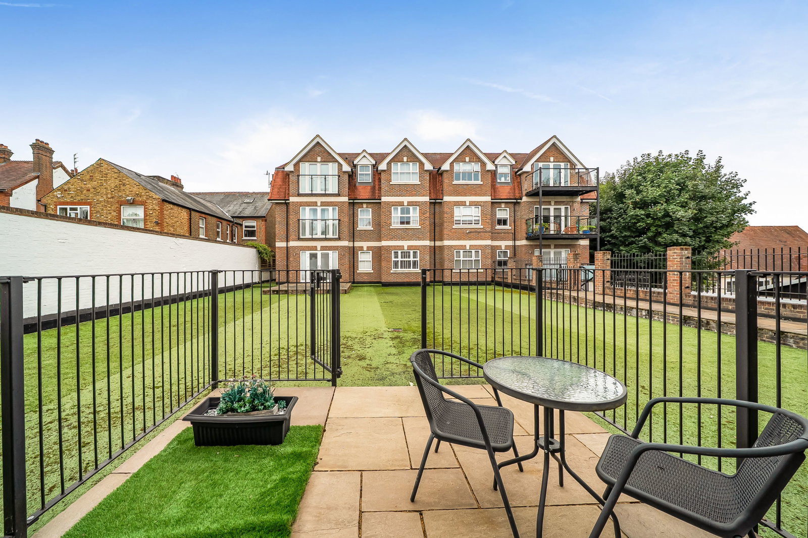 Flat for sale in Bushey, Ellam Court, Bushey Hall Road, Bushey, WD23
