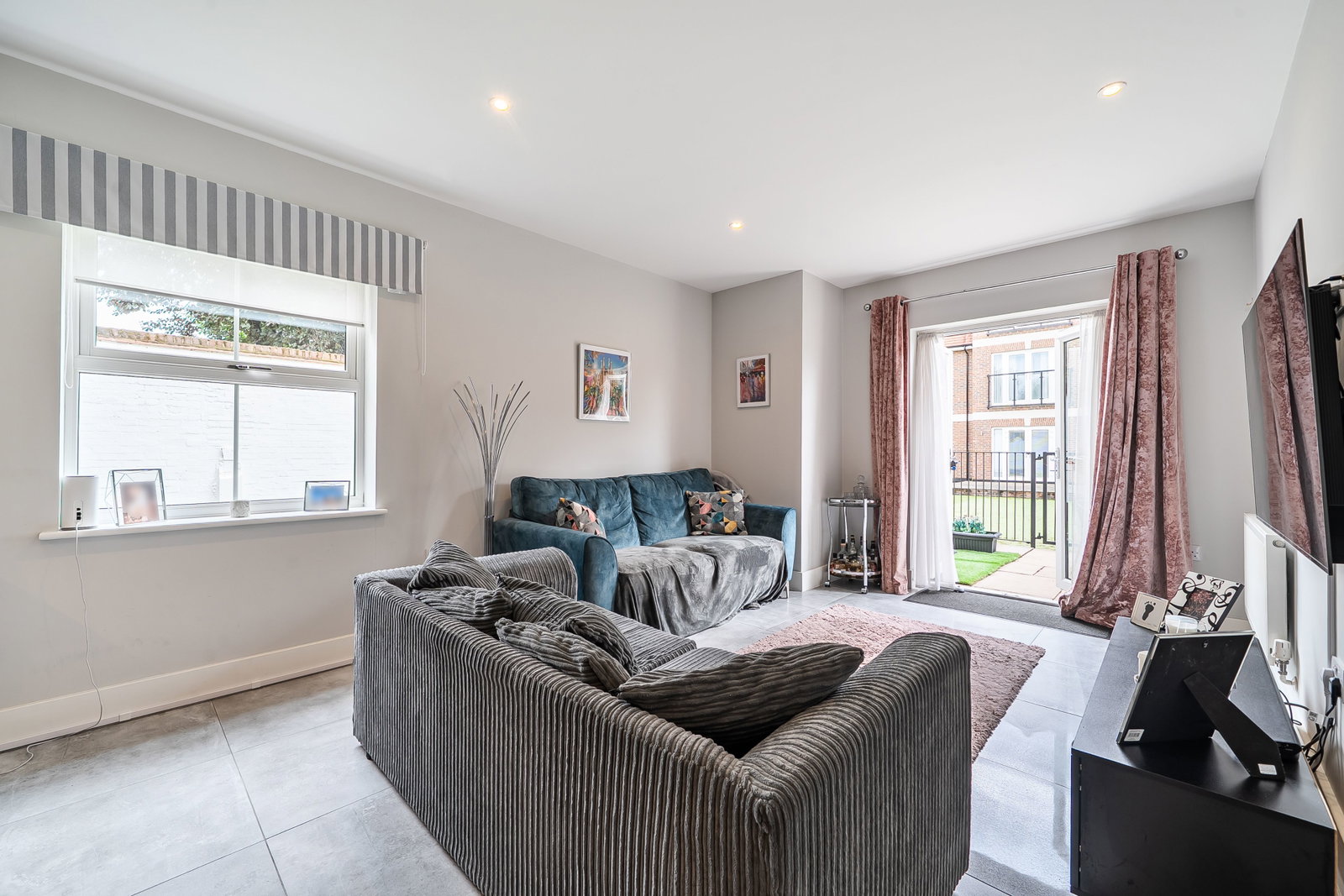 Flat for sale in Bushey, Ellam Court, Bushey Hall Road, Bushey, WD23