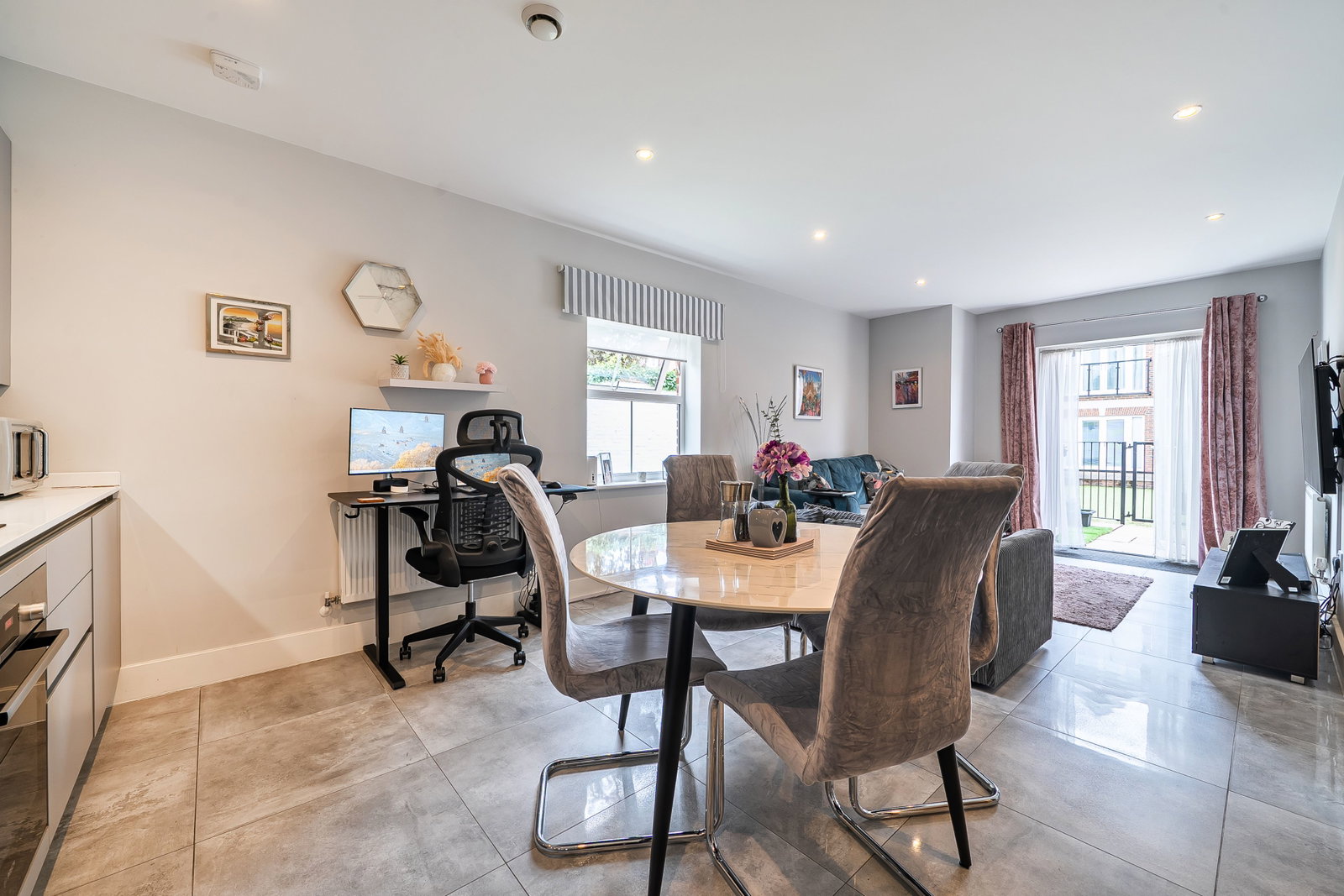 Flat for sale in Bushey, Ellam Court, Bushey Hall Road, Bushey, WD23