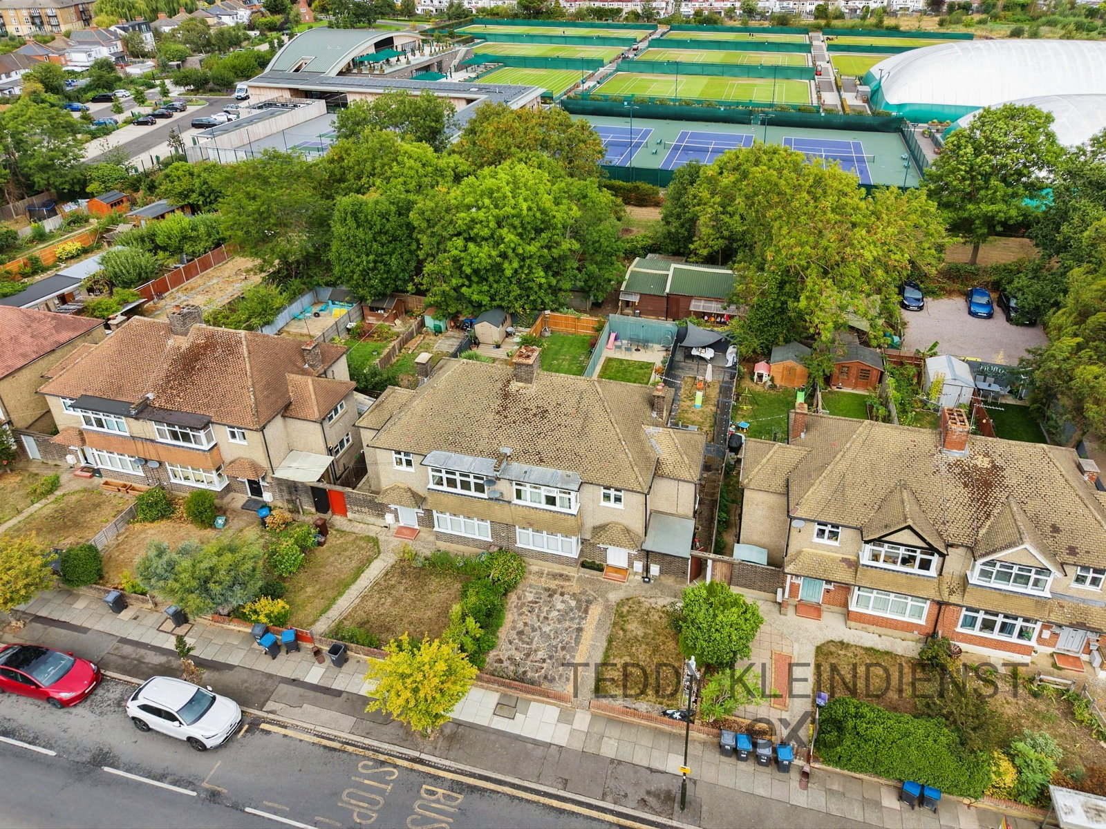 Apartment for sale in London, Cannon Hill Lane, London, SW20 9HL