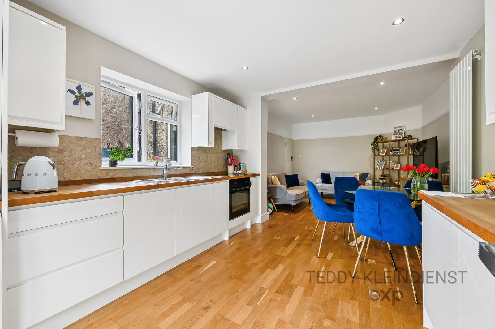 Apartment for sale in London, Cannon Hill Lane, London, SW20 9HL