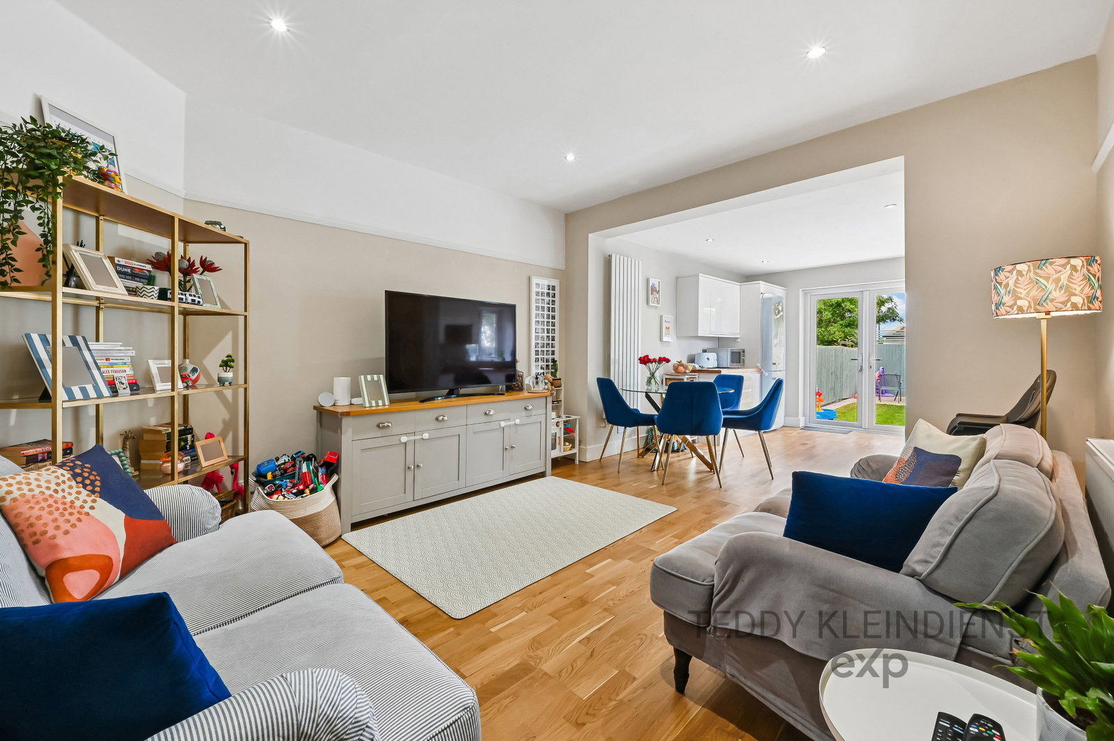 Apartment for sale in London, Cannon Hill Lane, London, SW20 9HL