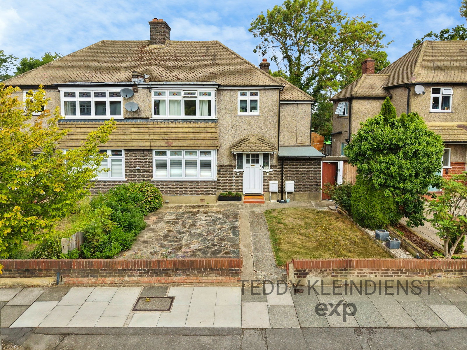 Apartment for sale in London, Cannon Hill Lane, London, SW20 9HL