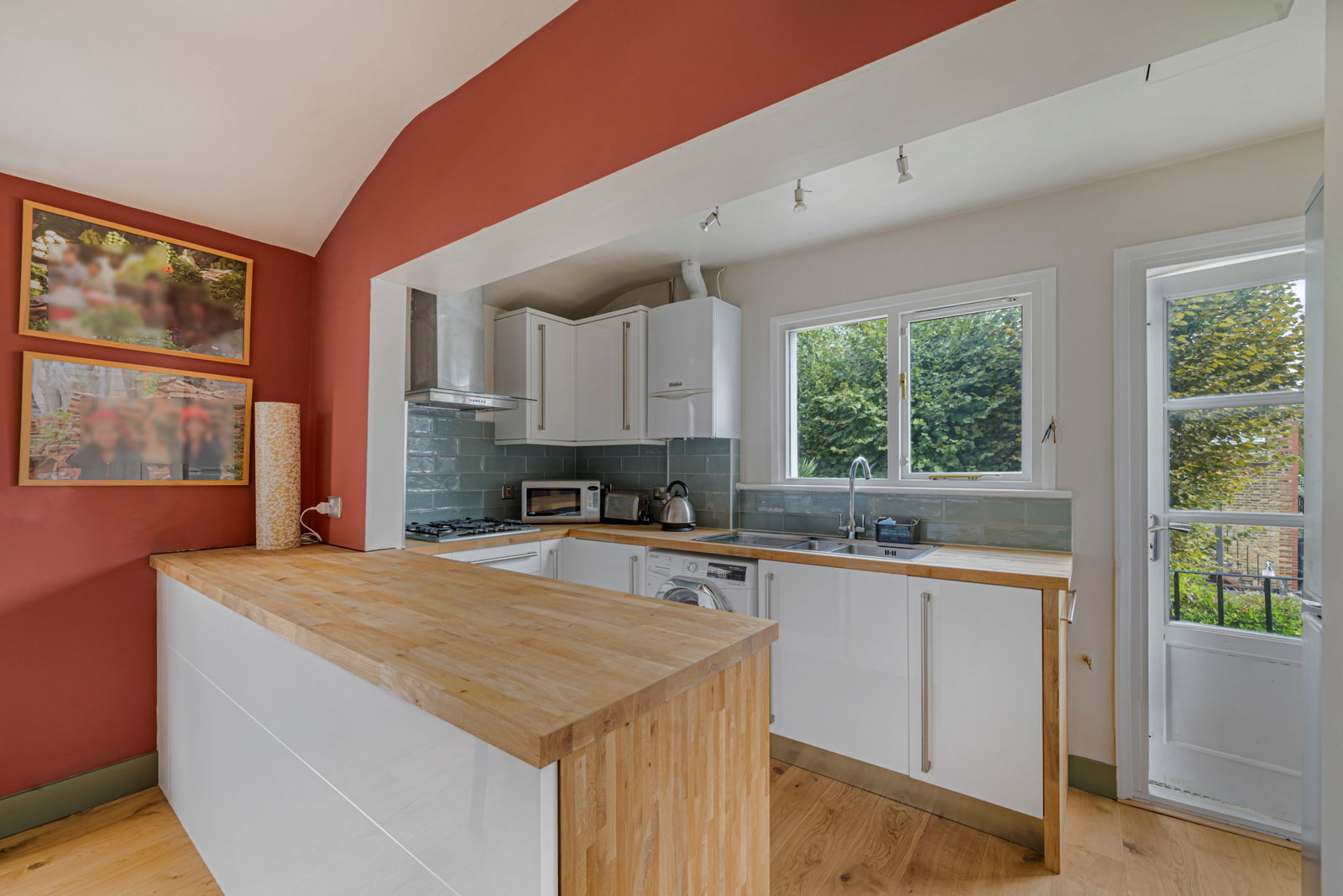 Maisonette for sale in London, Fieldhouse Road, Balham, 895 m²