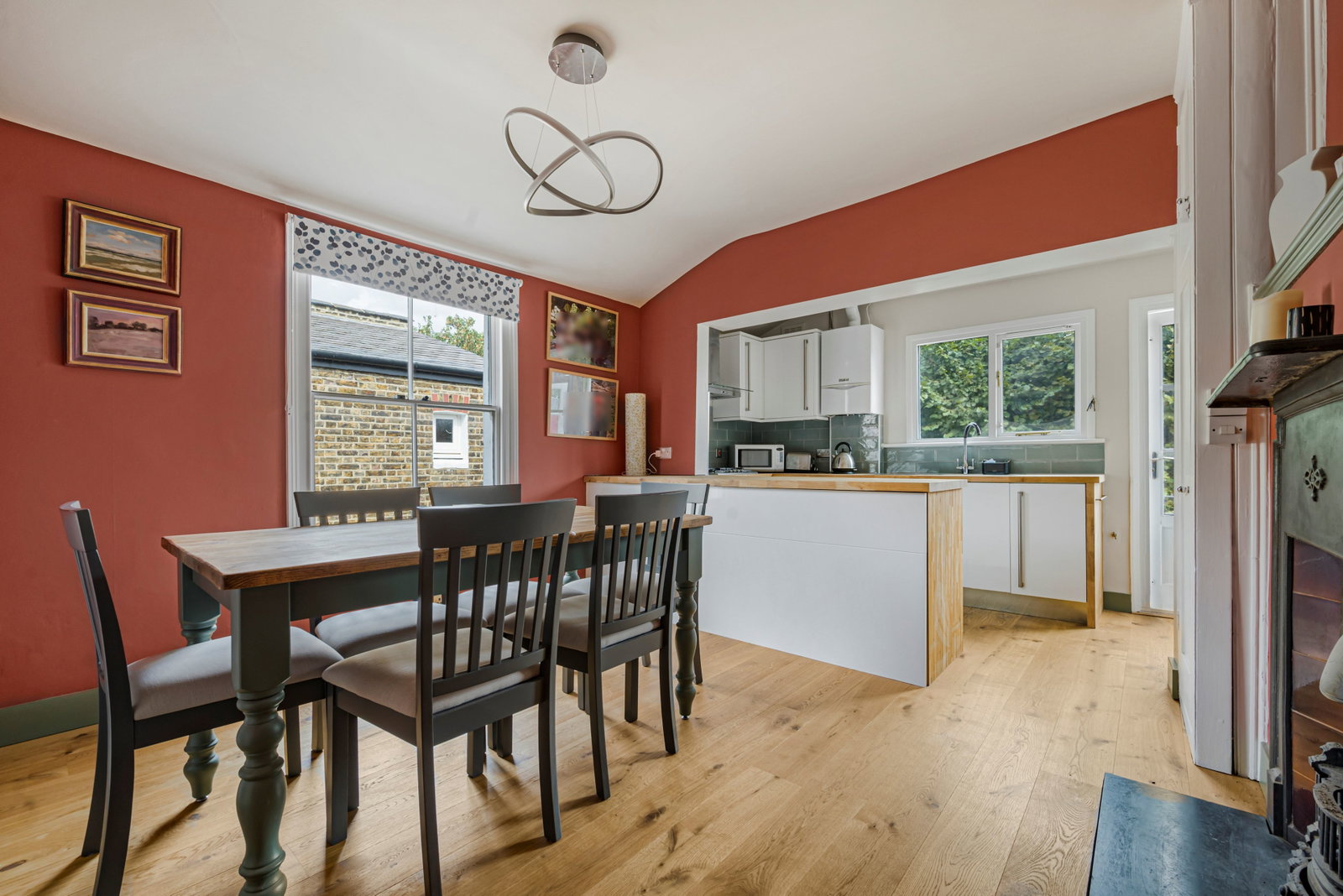 Maisonette for sale in London, Fieldhouse Road, Balham, 895 m²