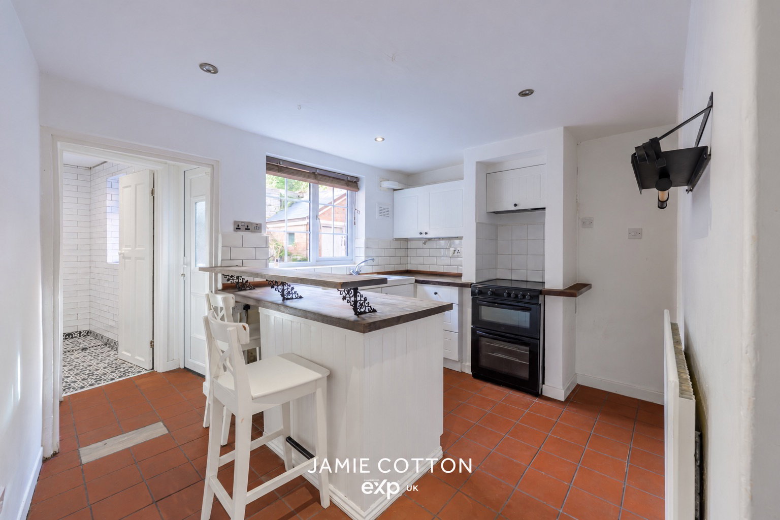 Terraced House for sale in Birmingham, Swan Street, Alvechurch, Birmingham, B48 7RP, 619 m²