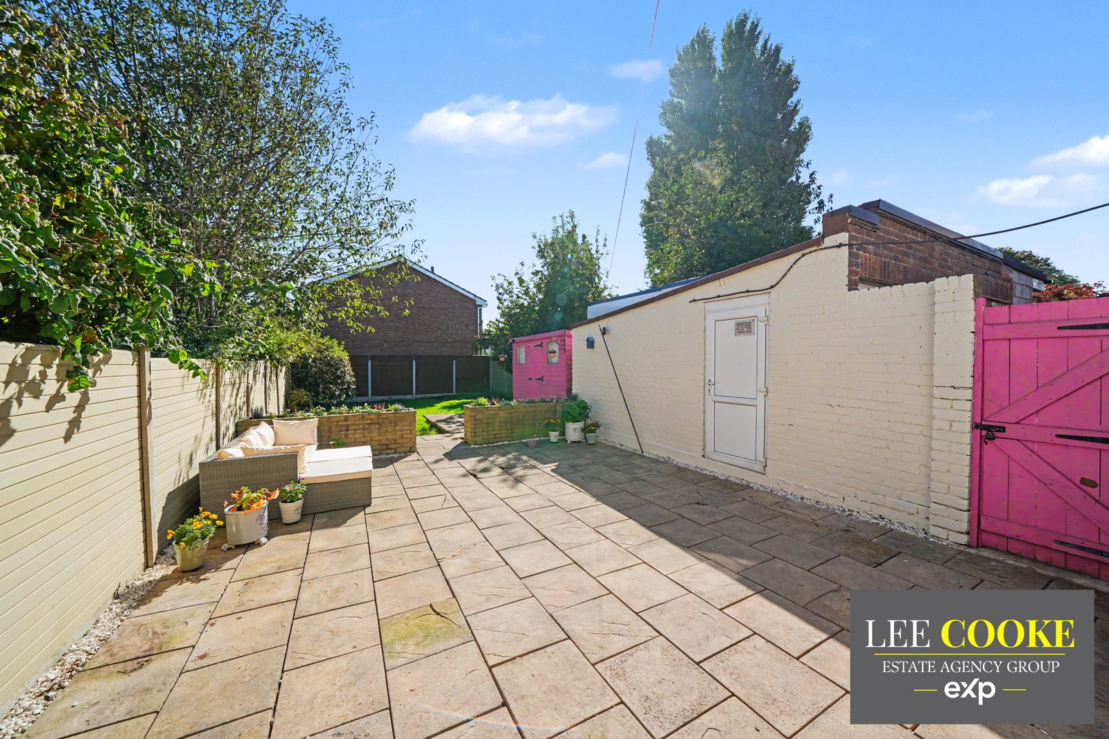 Semi Detached House for sale in Wolverhampton, Lawnswood Avenue, Claregate, Tettenhall, Wolverhampton.