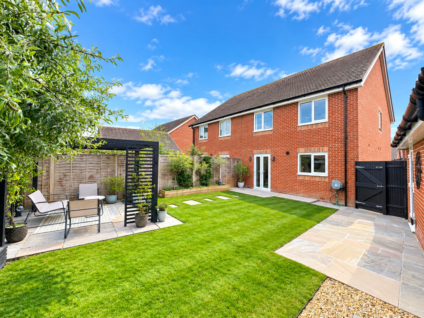 Semi Detached House for sale in Ashford, Siegfried Close, Sellindge, TN25