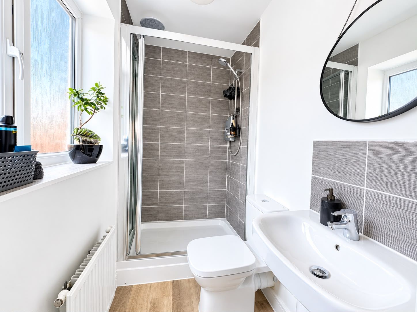 Semi Detached House for sale in Ashford, Siegfried Close, Sellindge, TN25
