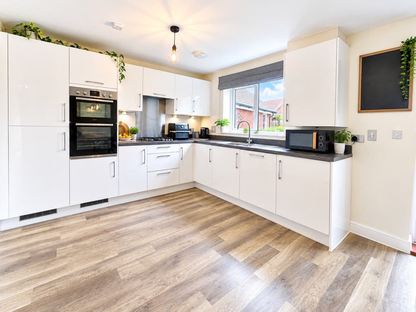 Semi Detached House for sale in Ashford, Siegfried Close, Sellindge, TN25