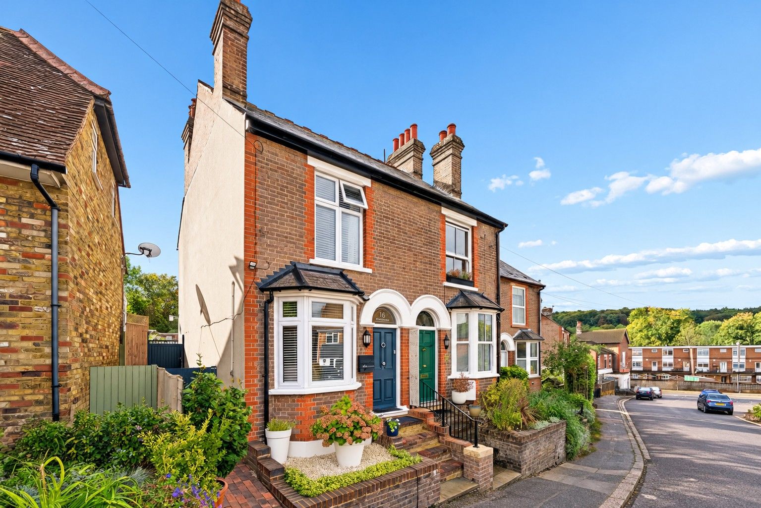 End Of Terrace House for sale in Chesham, Springfield Road, Chesham, Buckinghamshire. HP5 1PW, 711 m²