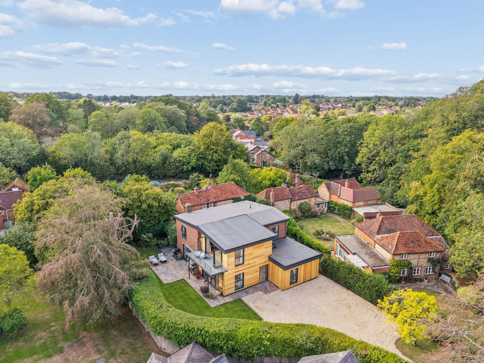 Detached House for sale in Nr. Beaconsfield, Elm Road, Penn, Nr. Beaconsfield, Buckinghamshire, HP10 8LQ, 2698 m²