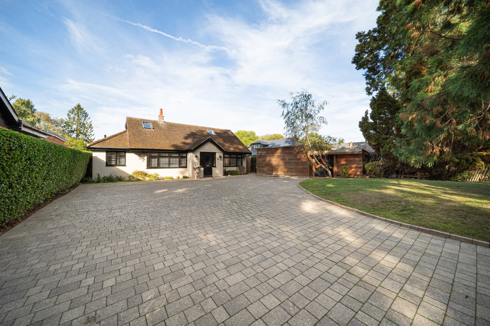 Detached House for sale in Caterham, Leazes Avenue, Chaldon, Caterham, CR3 5AG, 2549 m²