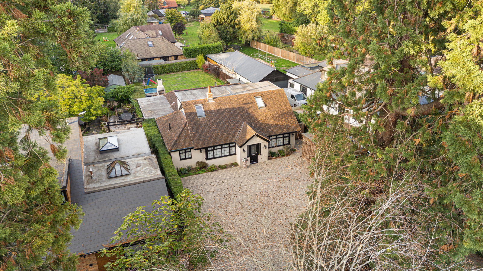 Detached House for sale in Caterham, Leazes Avenue, Chaldon, Caterham, CR3 5AG, 2549 m²