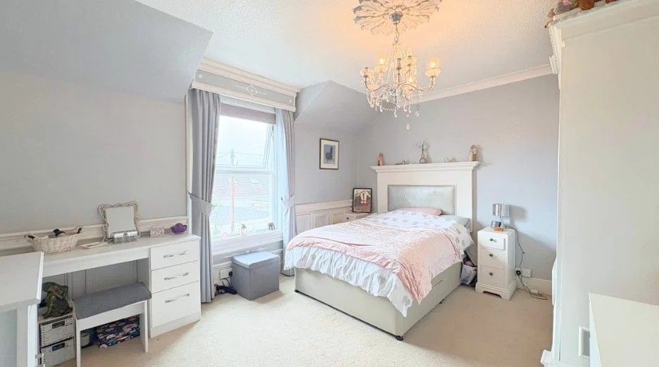 End Of Terrace House for sale in Paignton, Bay View, Paignton, TQ3 2DL