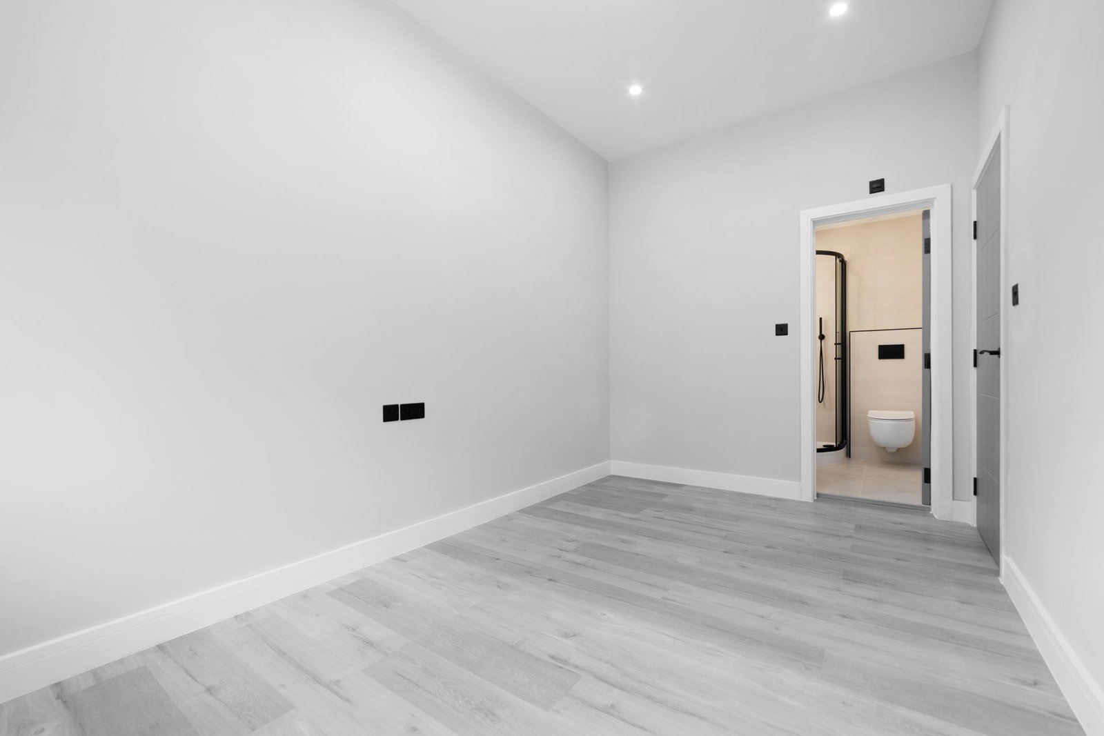 Flat for sale in Croydon, 6 Windmill Road, Croydon, CR0 2XN, 790 m²