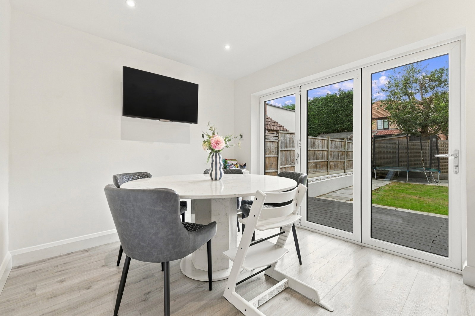 Detached House for sale in Basildon, The Lindens, Langdon Hills, SS16, 1300 m²