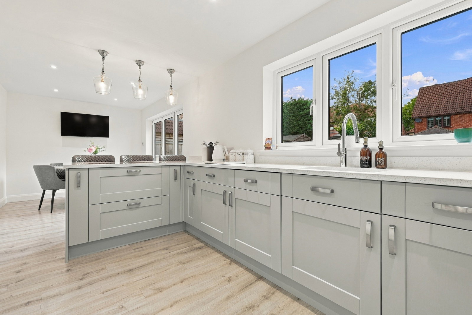 Detached House for sale in Basildon, The Lindens, Langdon Hills, SS16, 1300 m²