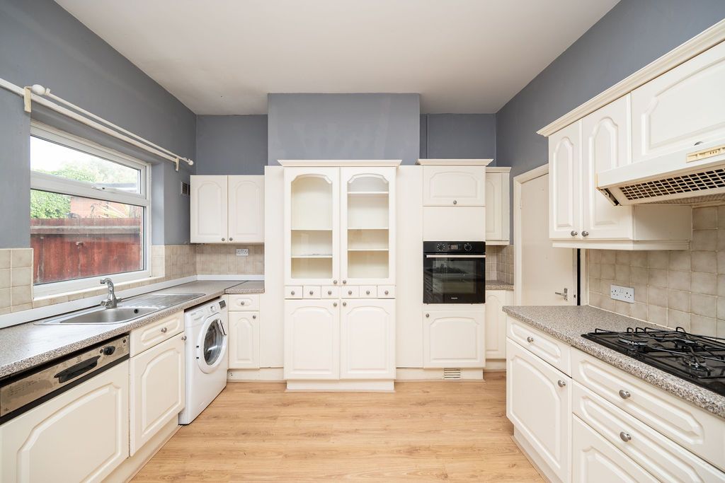 Terraced House for sale in Birmingham, High Street, Harborne, Birmingham, B17 9QG