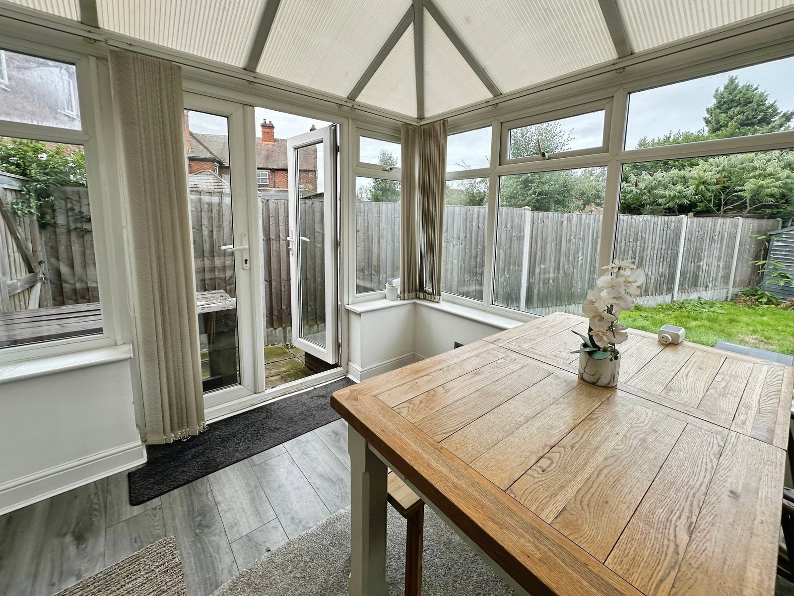 Semi Detached House for sale in Burton-on-trent, Burton Road, Alrewas, DE13 7BB