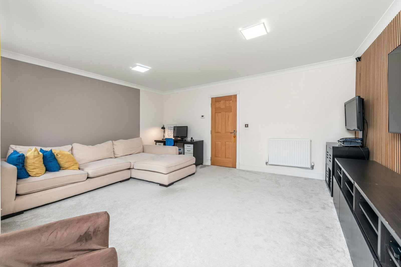 End Of Terrace House for sale in Leeds, Lime Drive, Leeds, LS14 6GR, 1523 m²