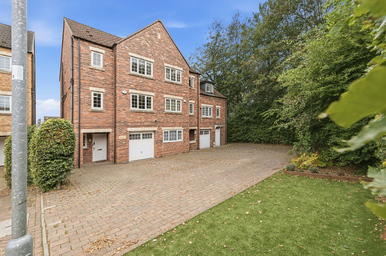End Of Terrace House for sale in Leeds, Lime Drive, Leeds, LS14 6GR, 1523 m²