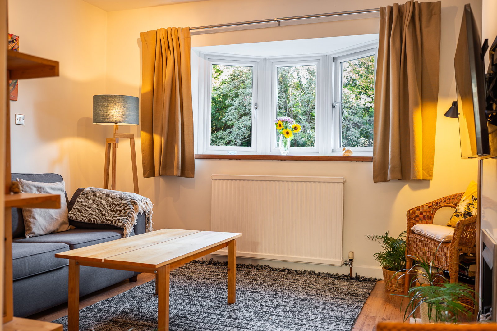 Semi Detached House for sale in Alton, Bow Street, Alton, GU34 1NY, 1042 m²