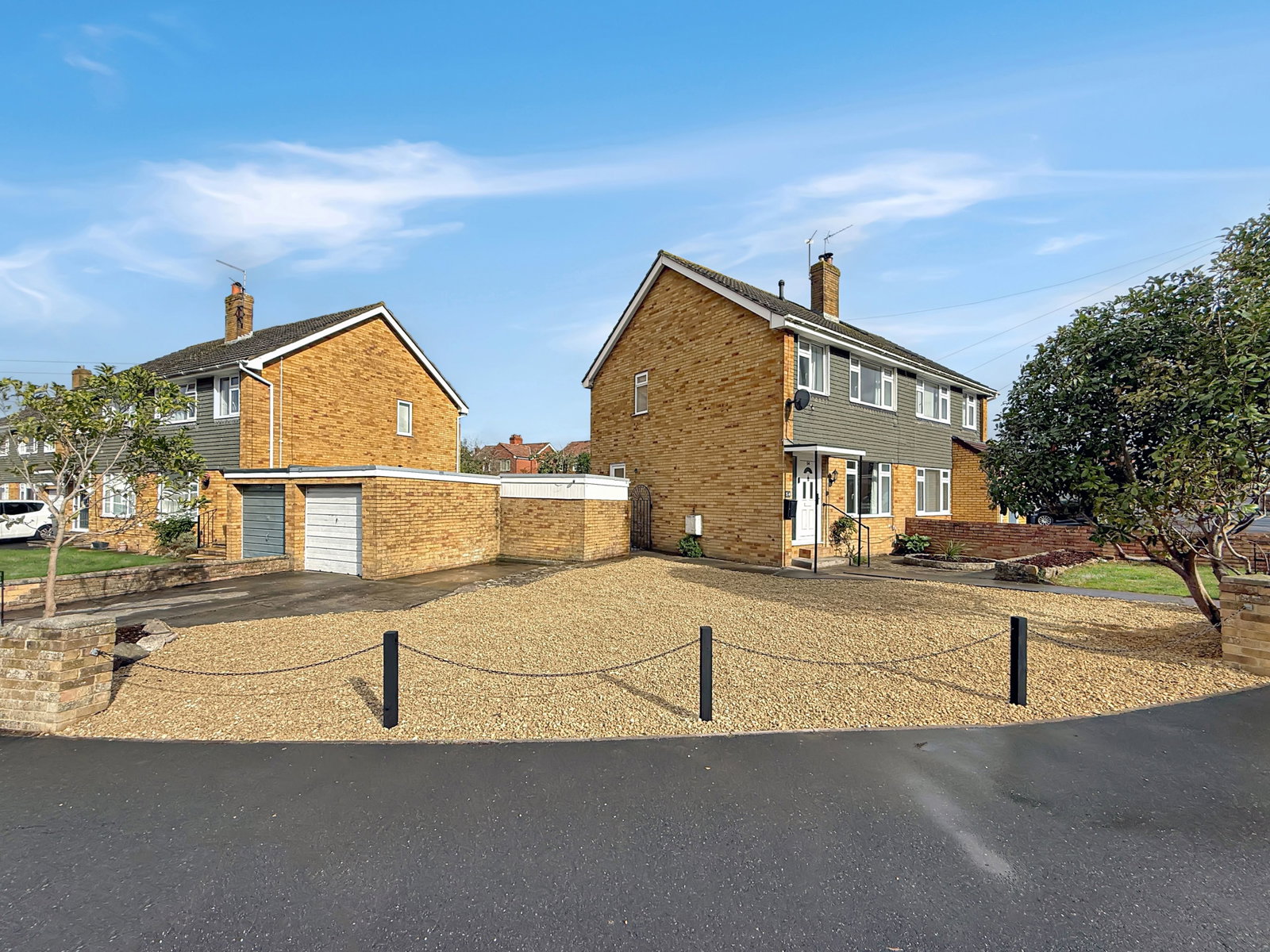Semi Detached House for sale in Trowbridge, Parklands, Trowbridge, BA14