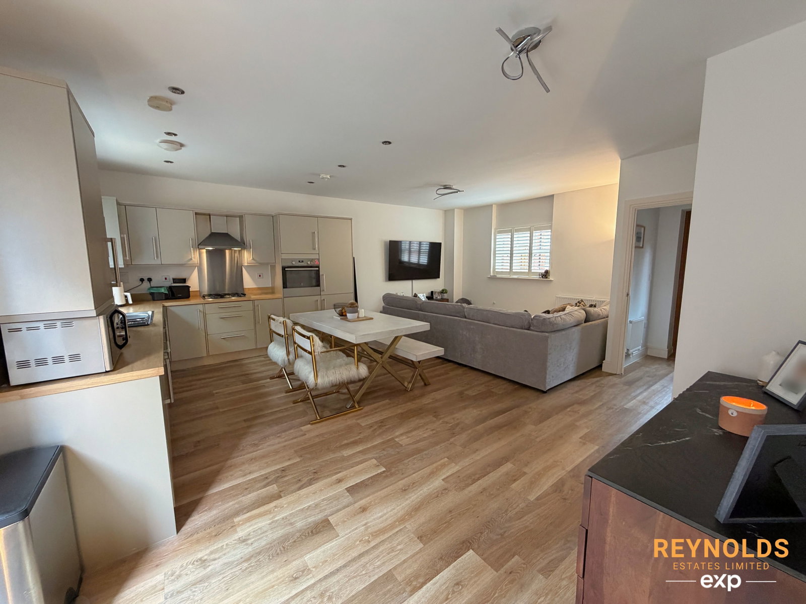Mews House for sale in West Malling, Leybourne Chase, West Malling, Kent, ME19 5ST, 1140 m²