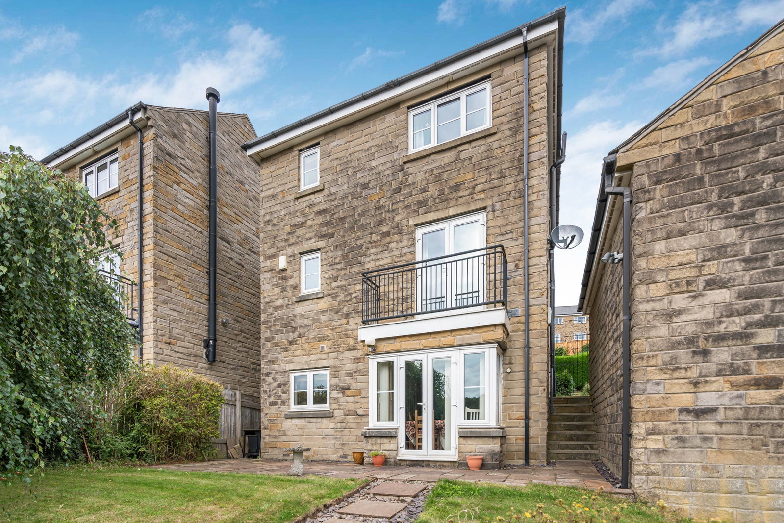 Detached House for sale in Sowerby Bridge, 44 Rylands Park, Ripponden HX6 4JH.
