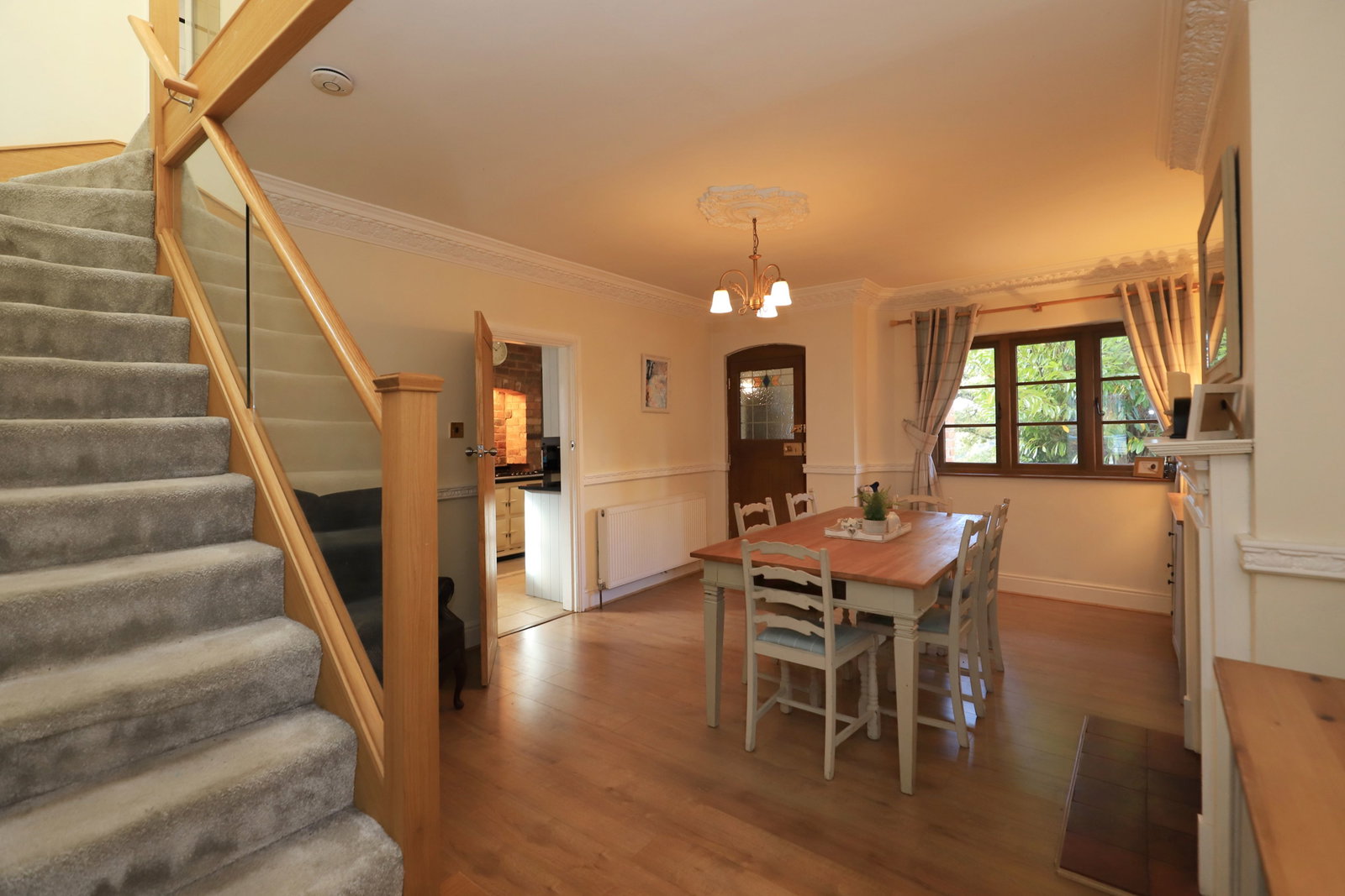 Semi Detached House for sale in Wolverhampton, Cannock Road, Westcroft, Wolverhampton, WV10 8QT, 1574 m²