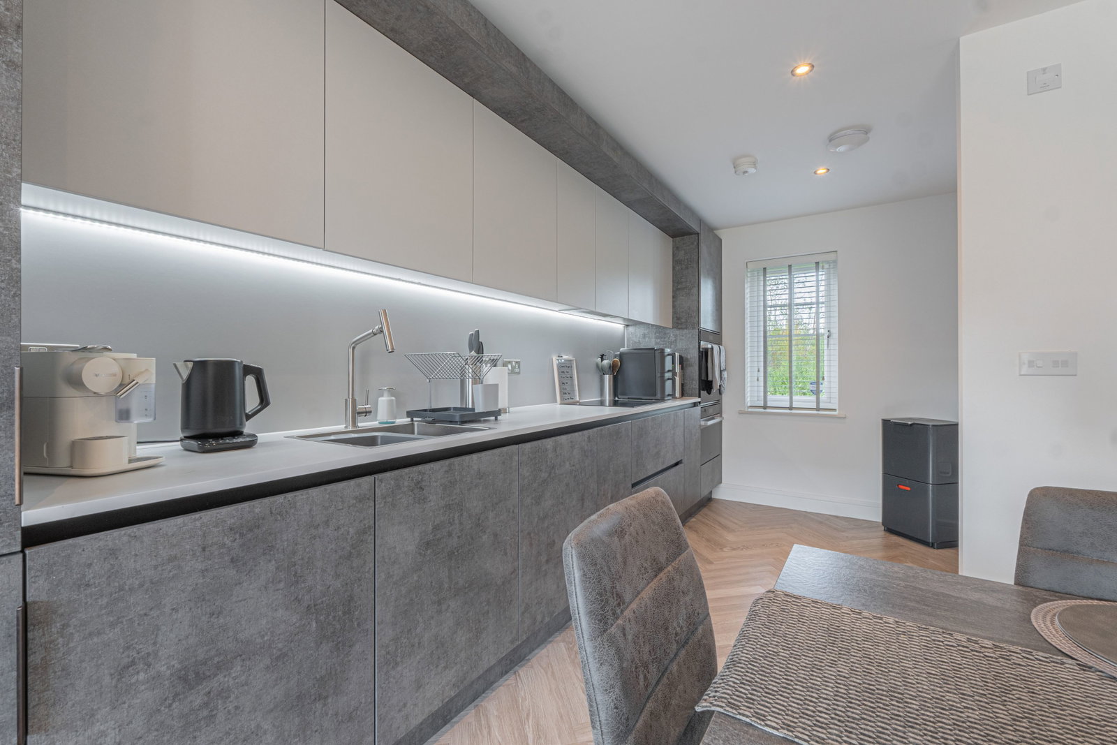 Semi Detached House for sale in Swadlincote, Pearl Gardens, Newhall, Swadlincote, DE11 0YE