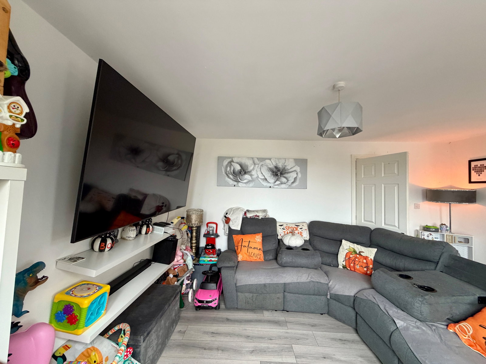 Terraced House for sale in Abertillery, Penrhiw, Brynithel, Abertillery, NP13 2GZ