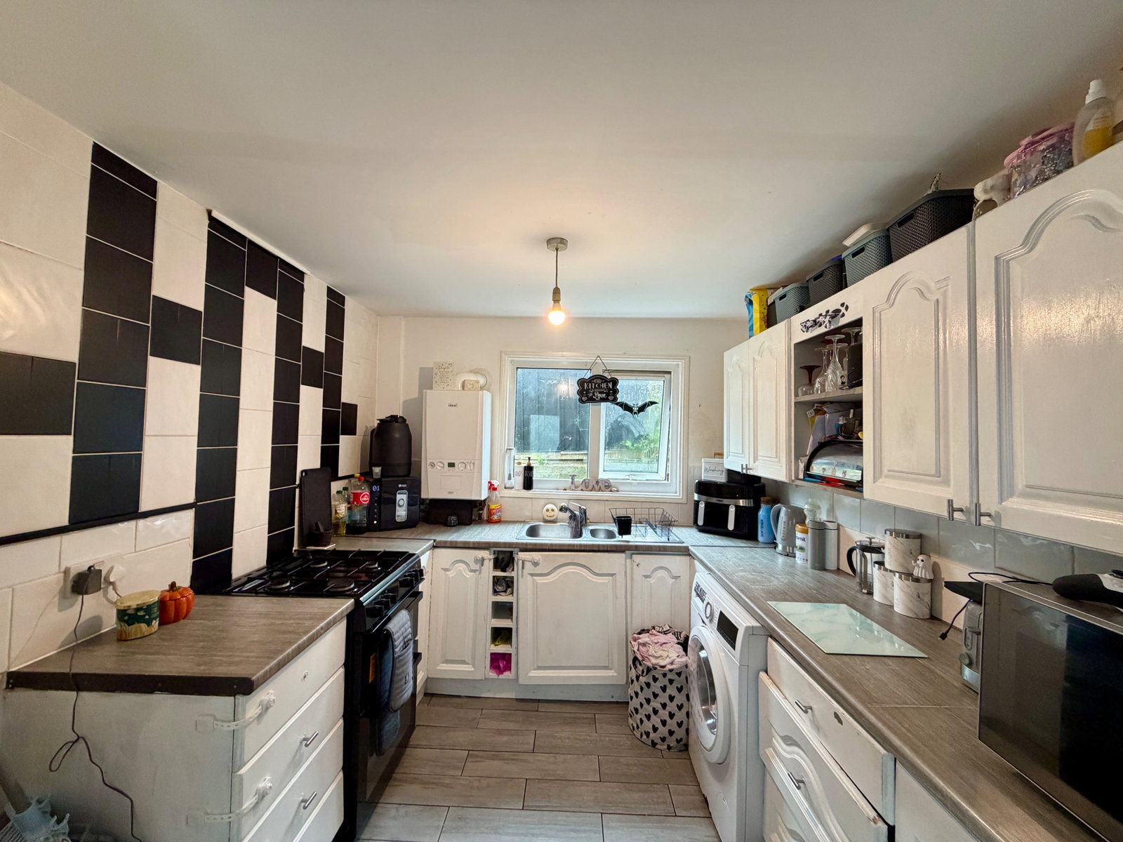 Terraced House for sale in Abertillery, Penrhiw, Brynithel, Abertillery, NP13 2GZ