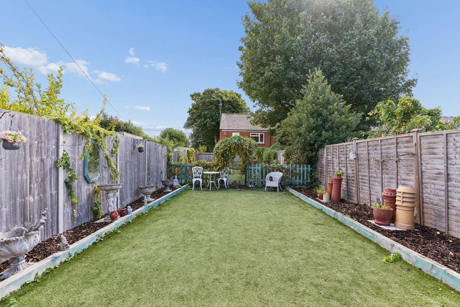 Semi Detached House for sale in Dunstable, West Parade, Dunstable, LU6 1EN
